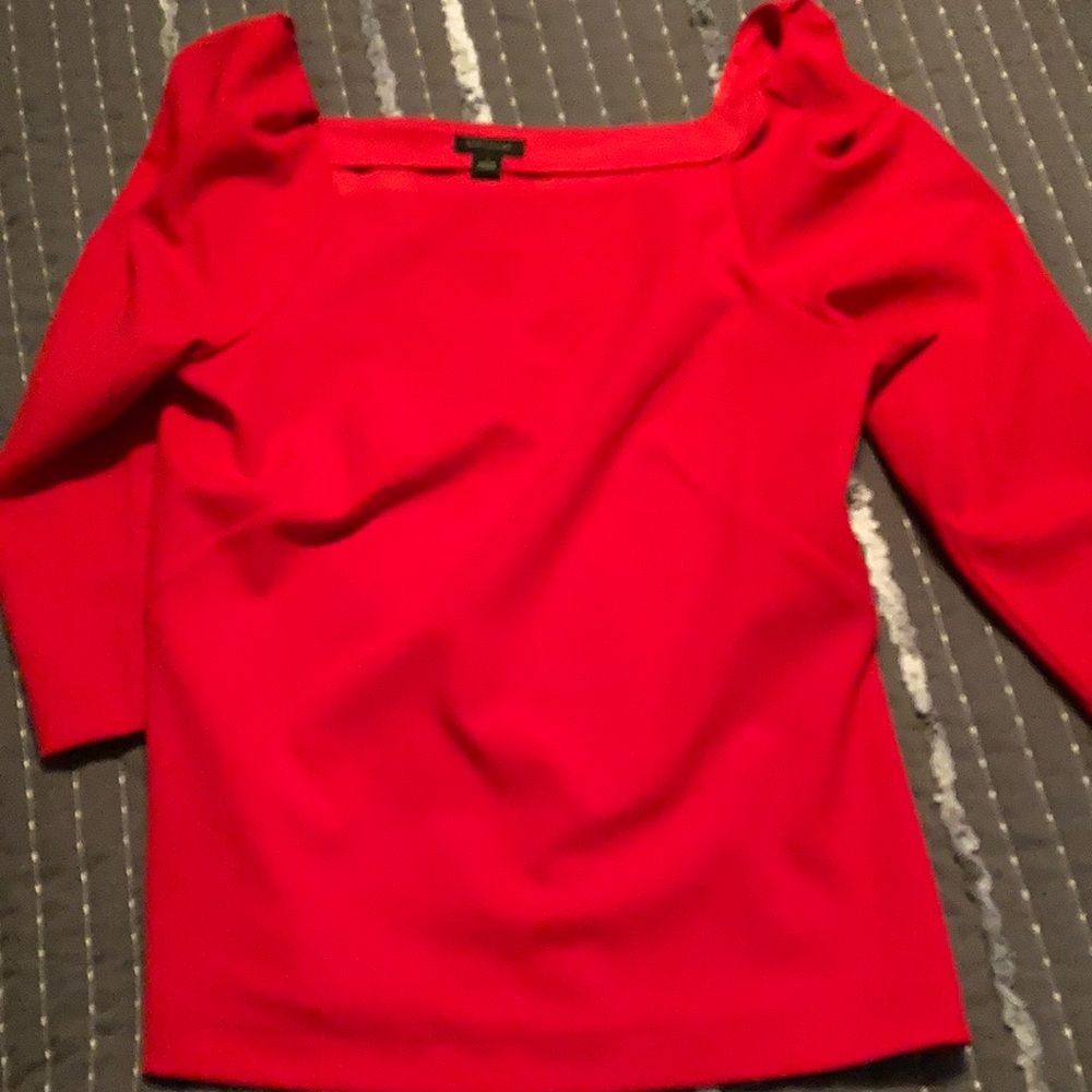Nice dress shirt that cuts in to show curves